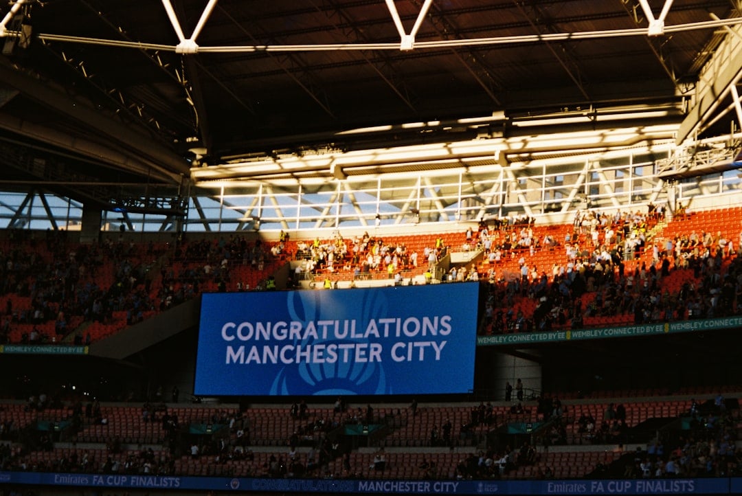 Manchester City Câștigă Cupa Angliei 2026 după o Finală Tensiunată cu Chelsea